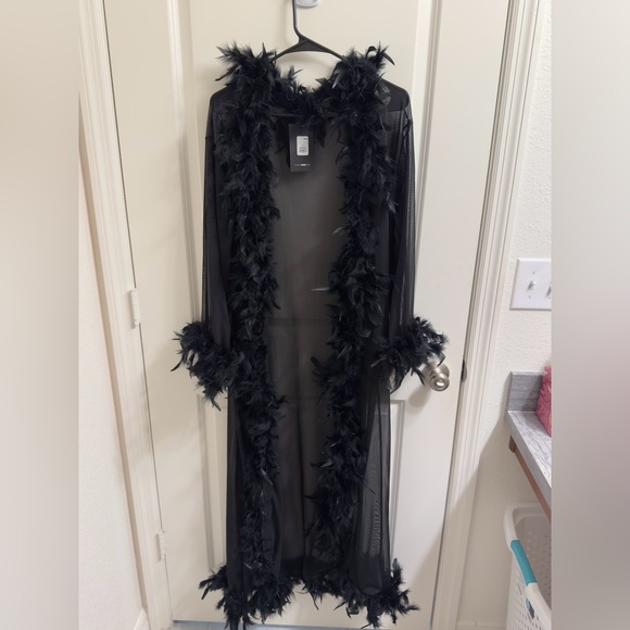Fashion Nova Feather Robe - Picture 2 of 6